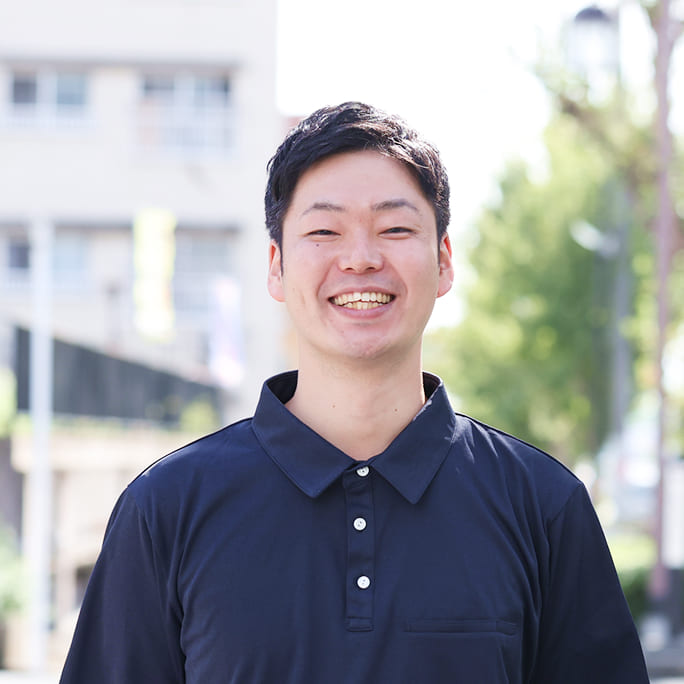 笑顔で働くスタッフ